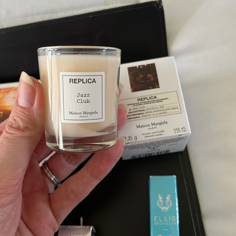 Luxury Perfumed Bundle (17-pc) - Picture 7 of 7